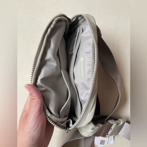 *LONG STRAP* Lululemon Everywhere Belt Bag Large 2L - Raw Linen - Picture 12 of 14